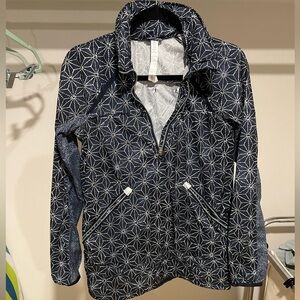 Lululemon windbreaker / rain jacket